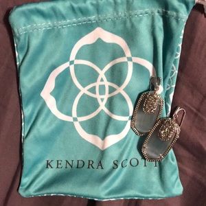 Sliver Kendra Scott earrings